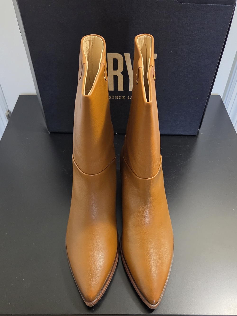 NIB Women's Frye Sadie Softy Mid Boots in the Dark Latte Size 8M
